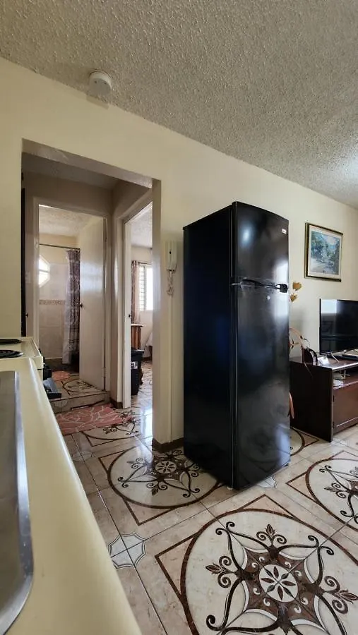 Oaklands Oasis Apartment Kingston
