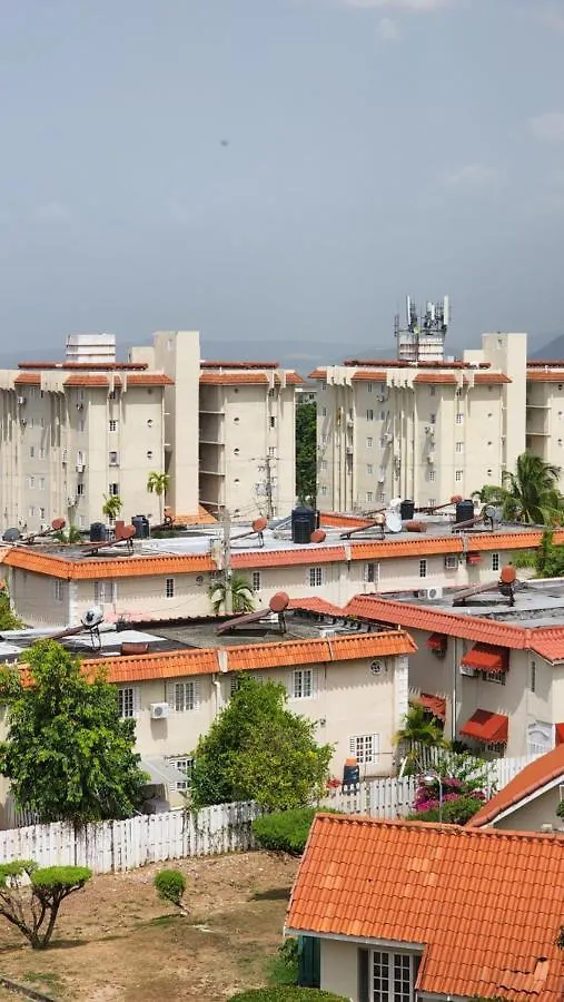 Oaklands Oasis Apartment Kingston