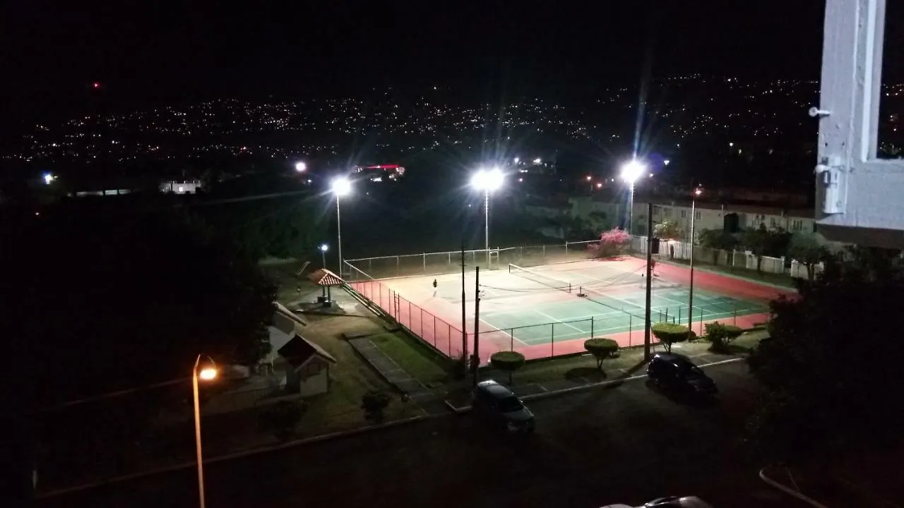 Oaklands Oasis Apartment Kingston