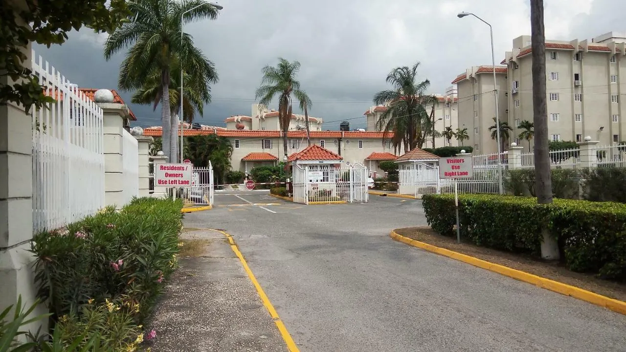 Oaklands Oasis Apartment Kingston