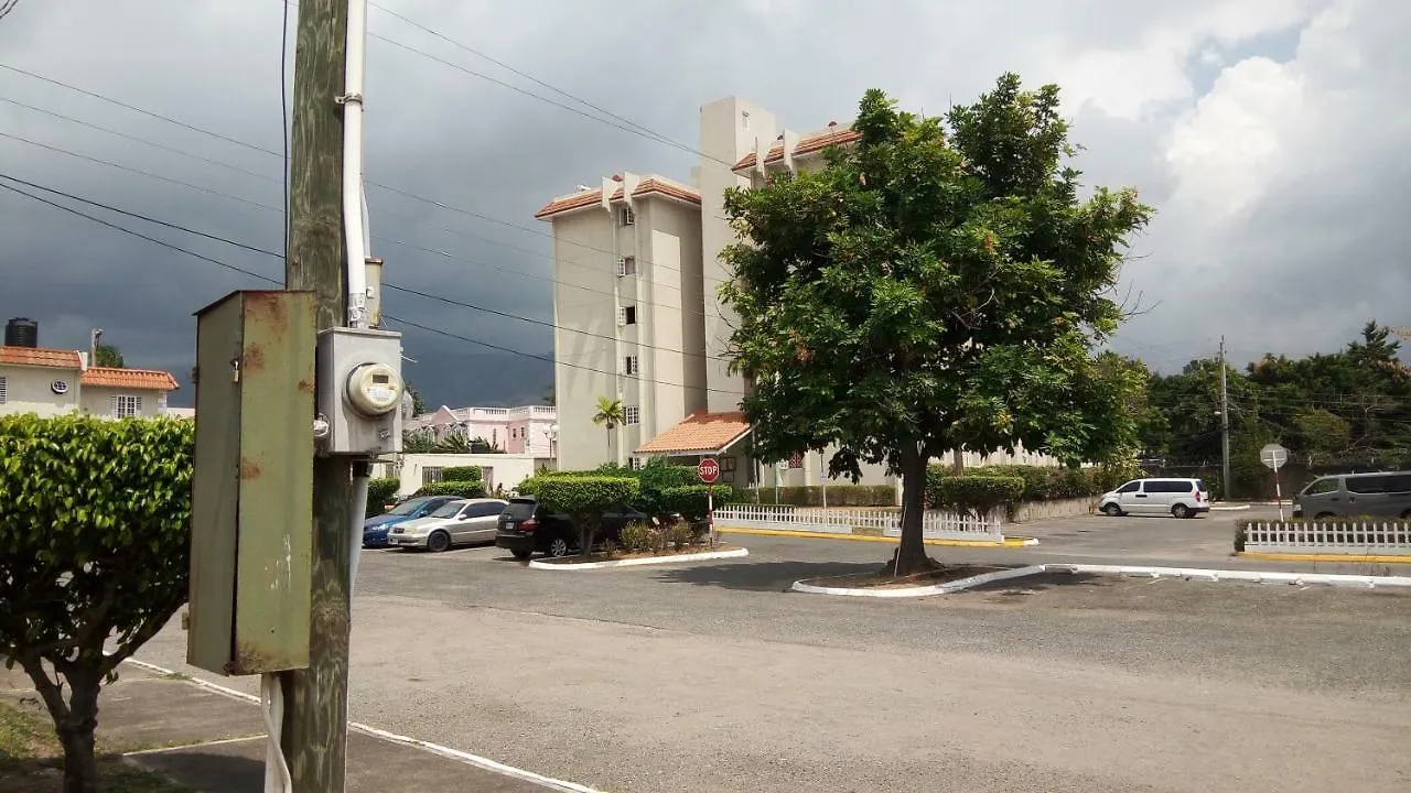 Oaklands Oasis Apartment Kingston